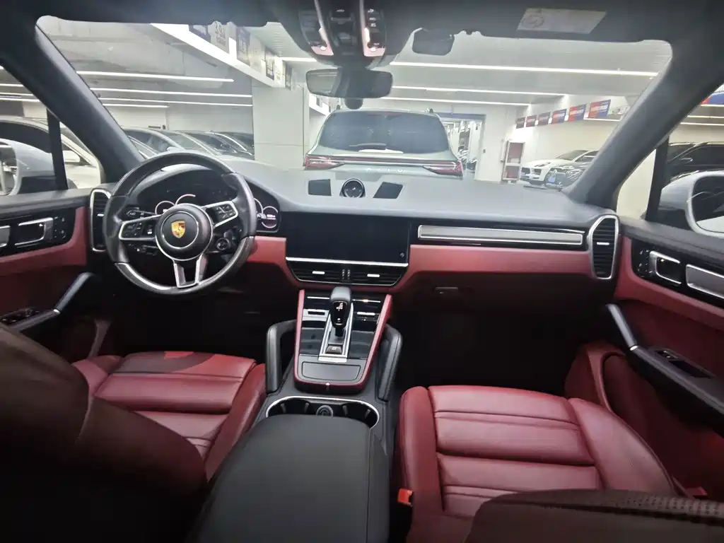 Porsche Cayenne — миниатюра 12