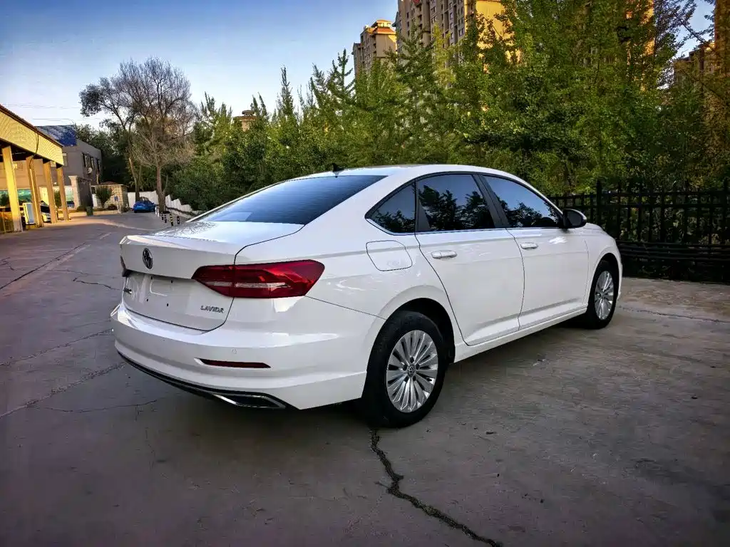 Volkswagen Lavida — миниатюра 3