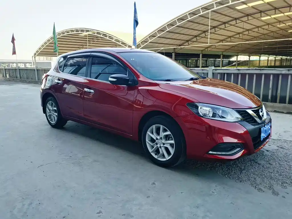 Nissan Tiida — миниатюра 3