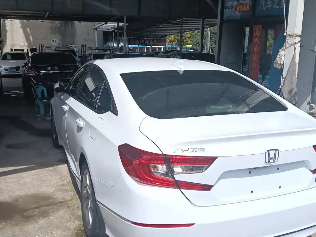 Honda Accord — миниатюра 9