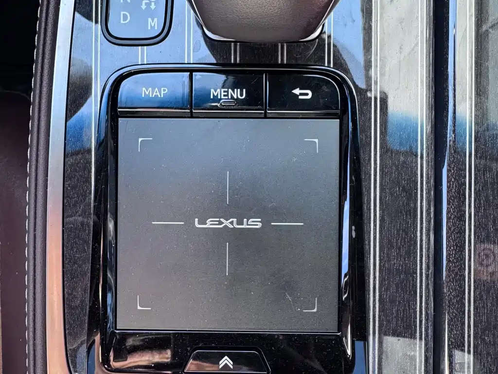 Lexus LS — миниатюра 20