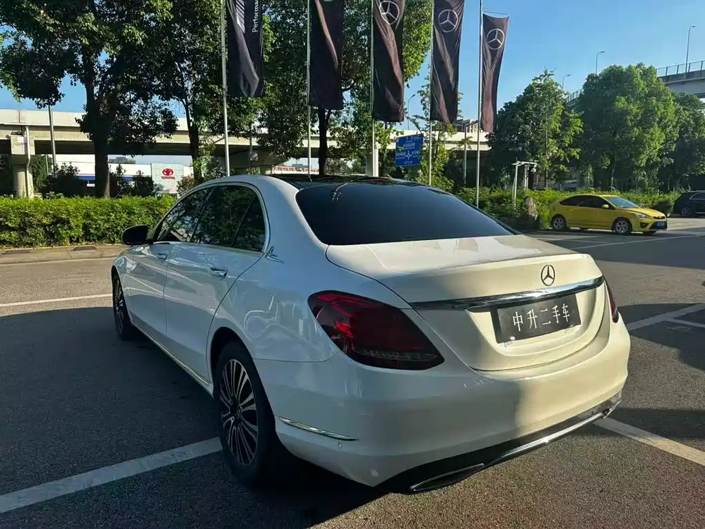 Mercedes-Benz C-Class — миниатюра 8