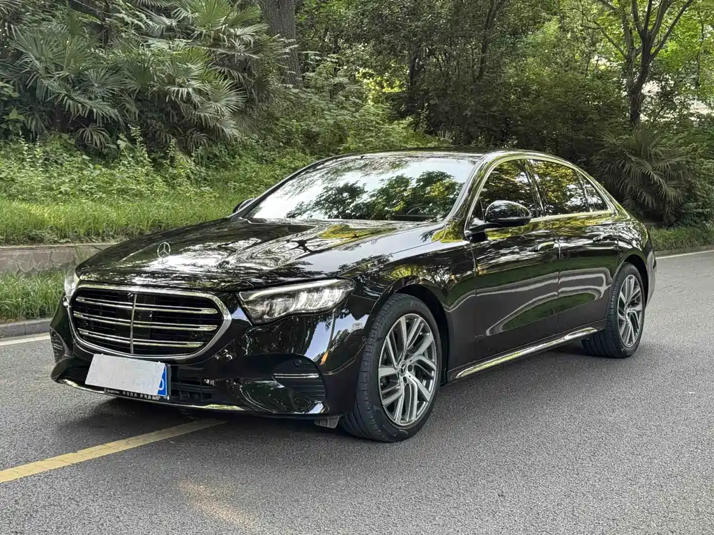 Mercedes-Benz E-Class 2024