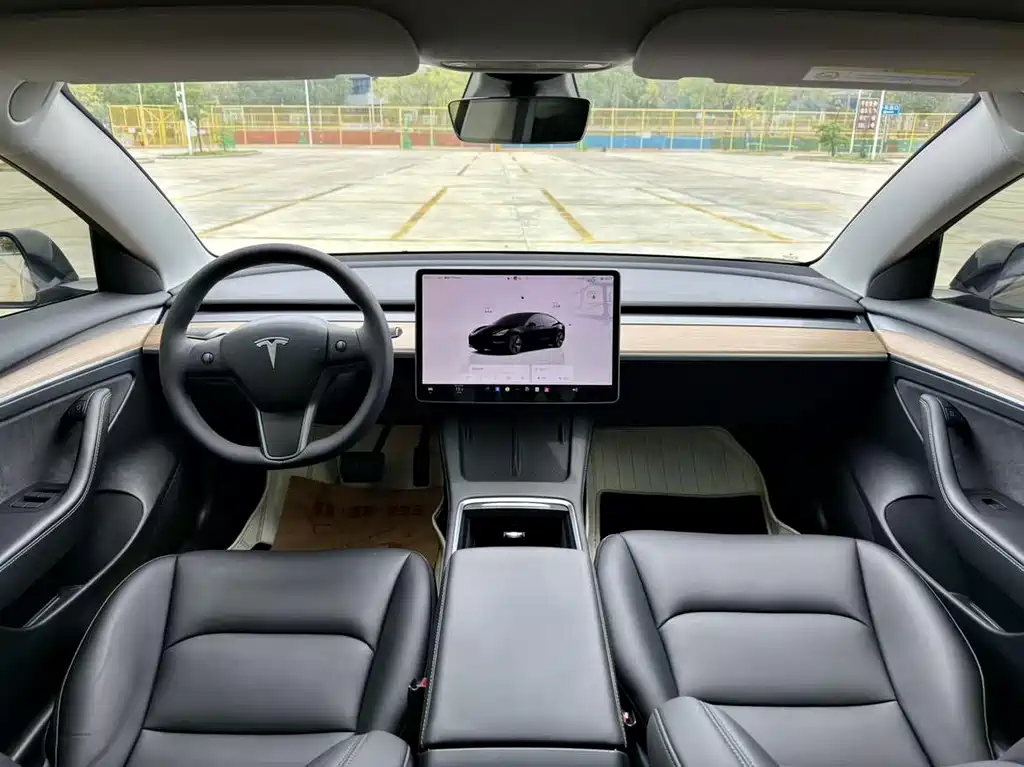 Tesla Model 3 — миниатюра 9