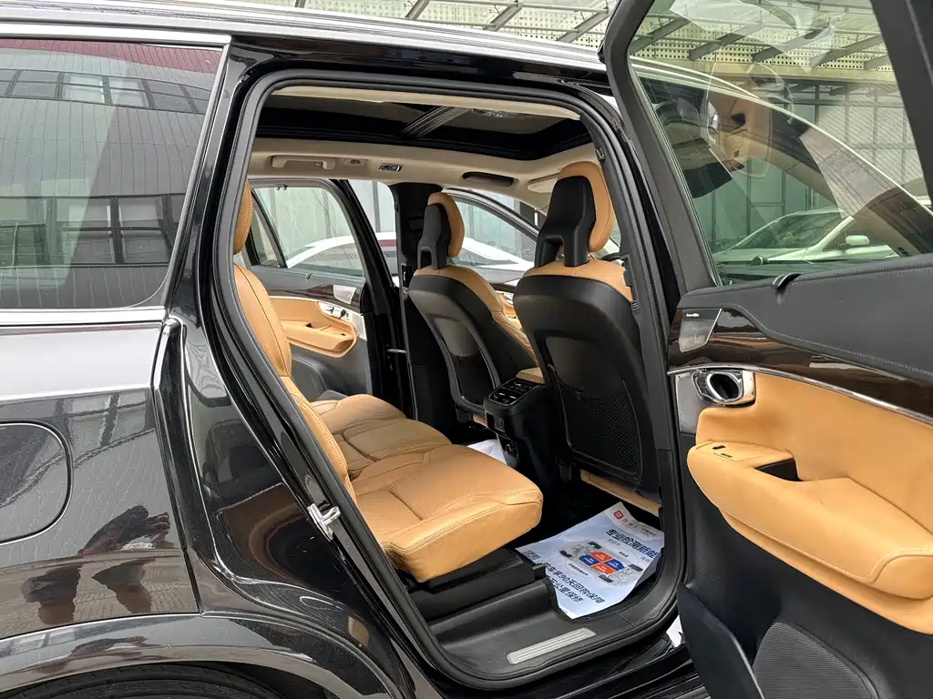 Volvo XC90 — миниатюра 15