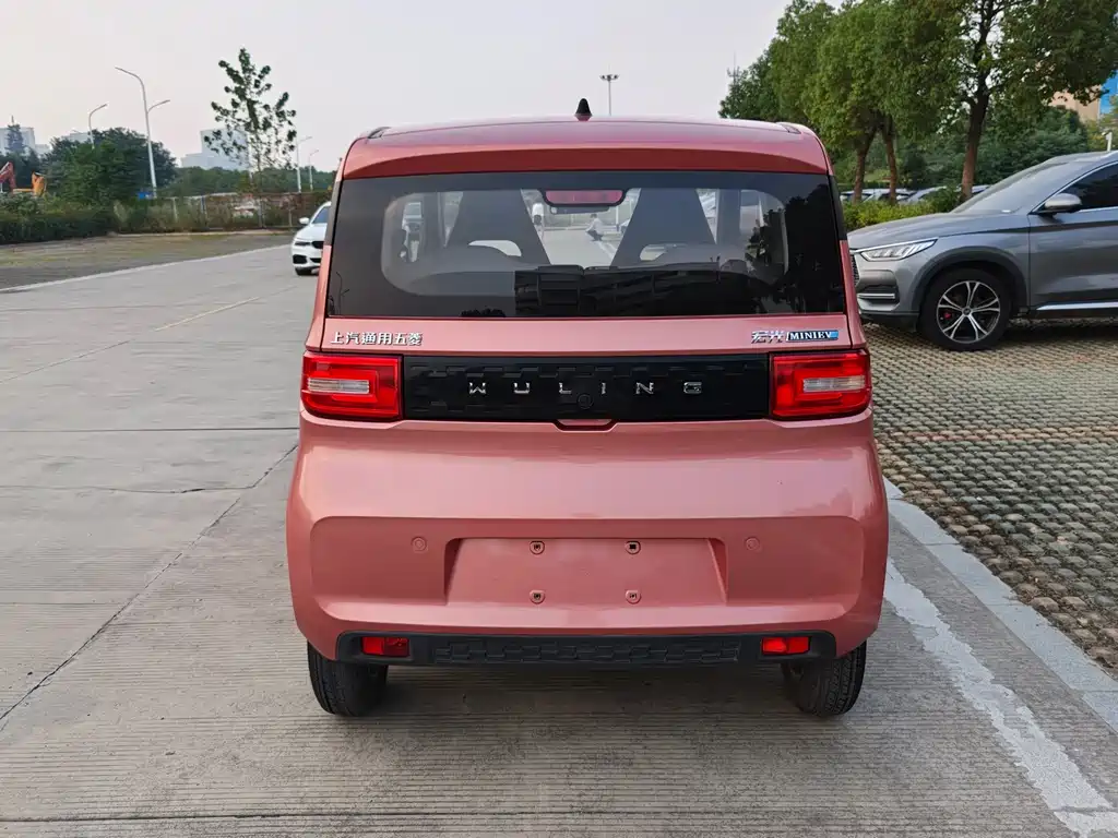 Wuling MINIEV — миниатюра 6