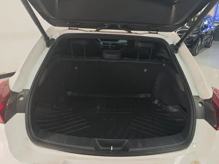 Lexus UX New Energy — миниатюра 4