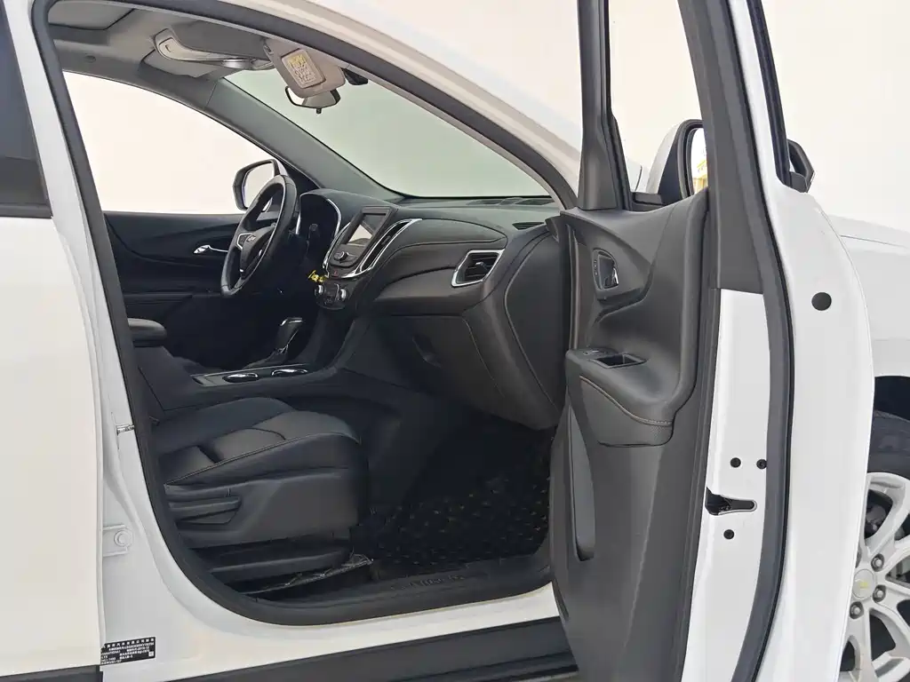 Chevrolet Equinox — миниатюра 14