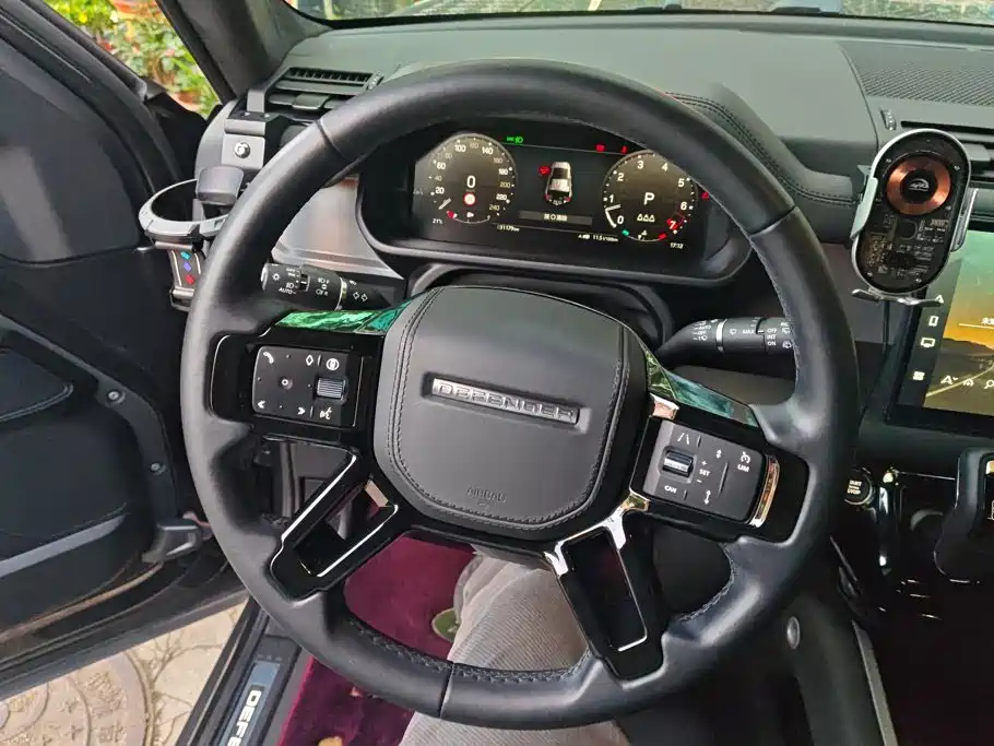 Land Rover Defender — миниатюра 15
