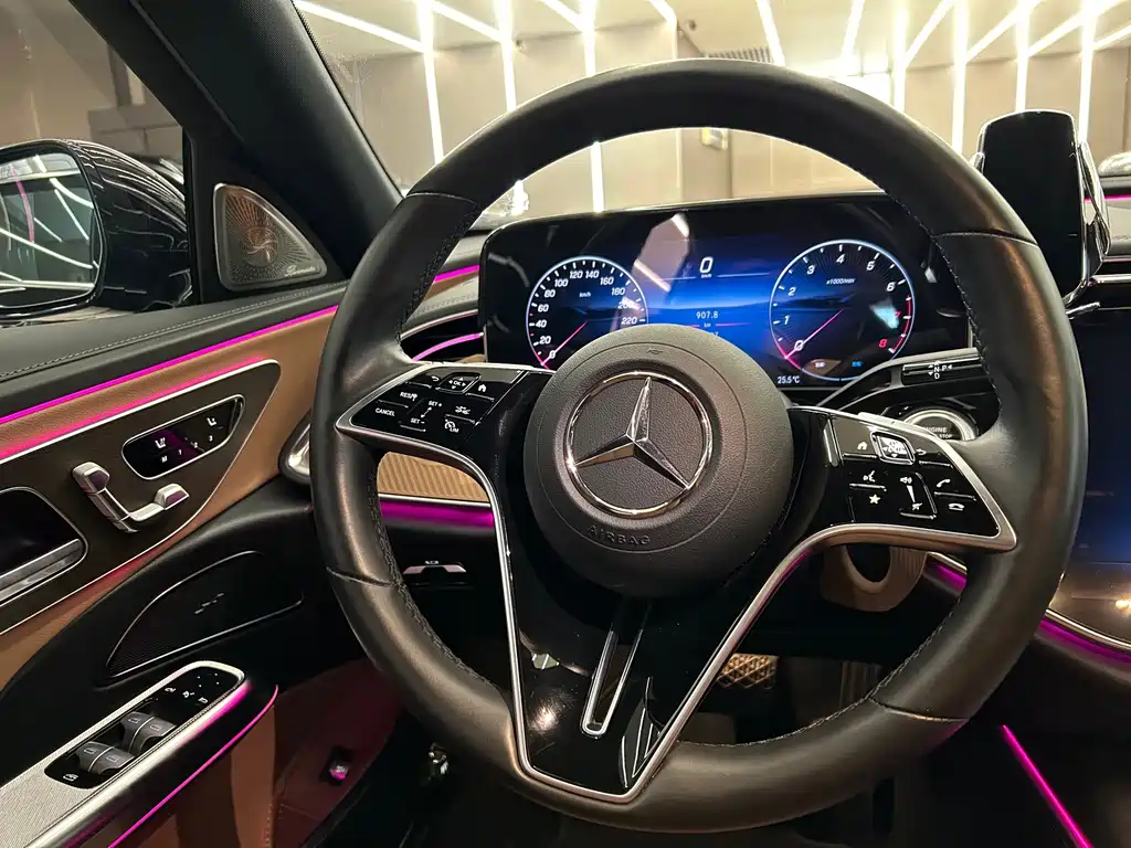 Mercedes-Benz E-Class — миниатюра 14