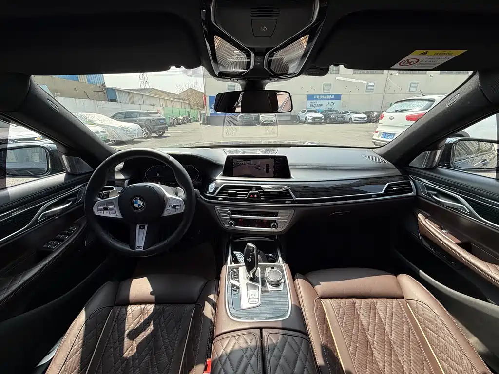 BMW 7 Series 7 2022 740Li Premium M Sport