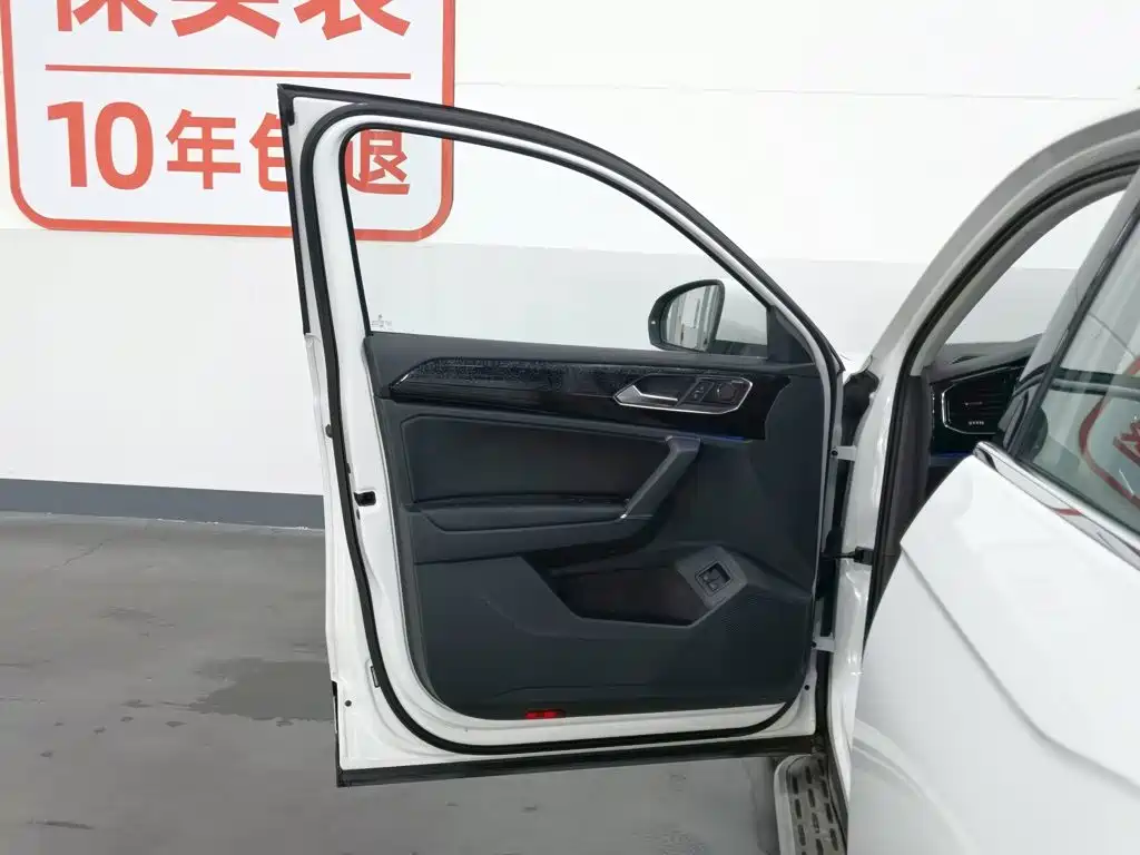 Volkswagen 探岳 GTE — миниатюра 8