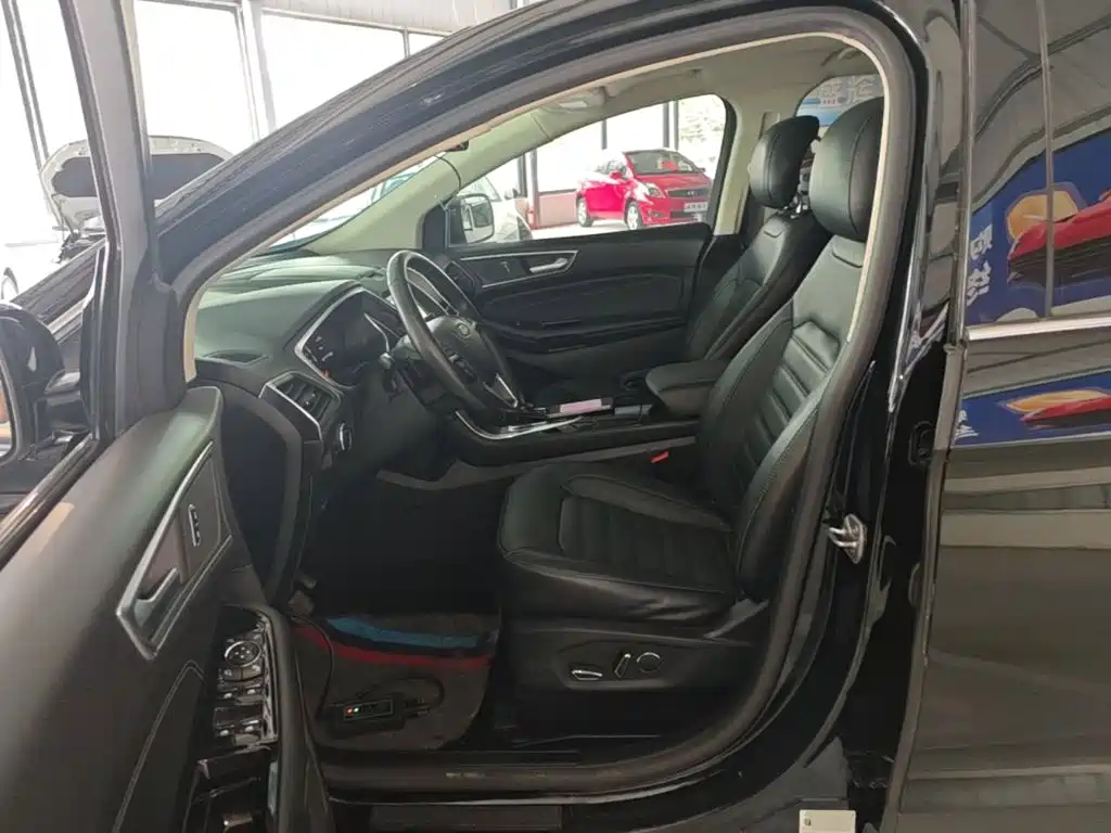 Ford Edge — миниатюра 15