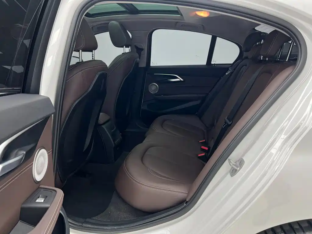 BMW 1 Series — миниатюра 16