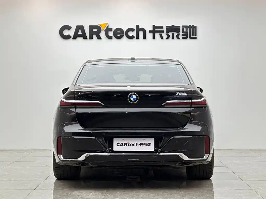 BMW 7 Series — миниатюра 4