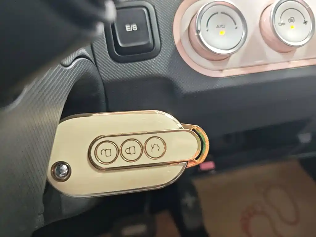 Wuling MINIEV — миниатюра 9