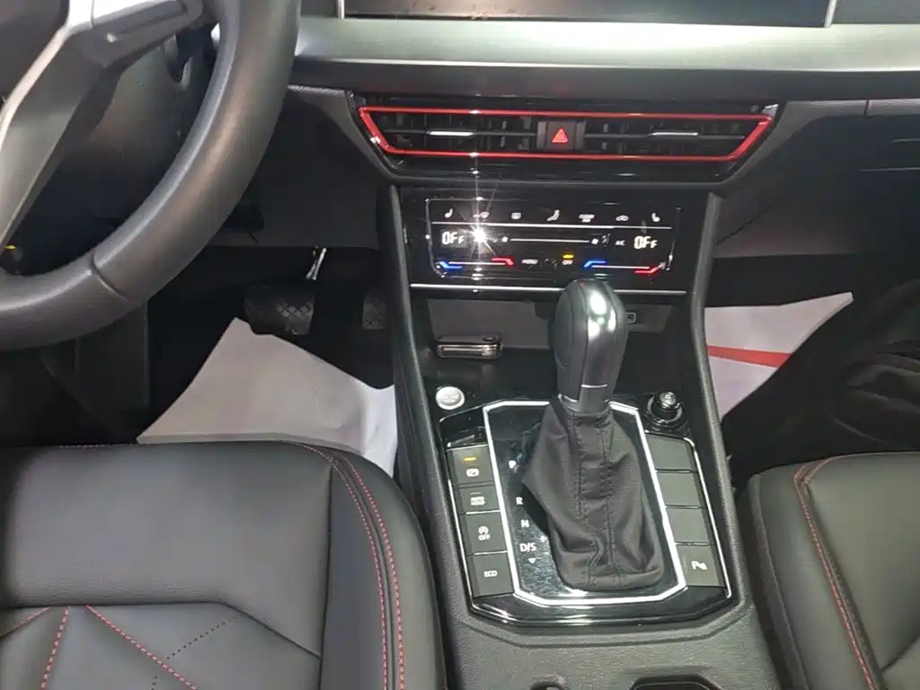 Volkswagen Lavida — миниатюра 14