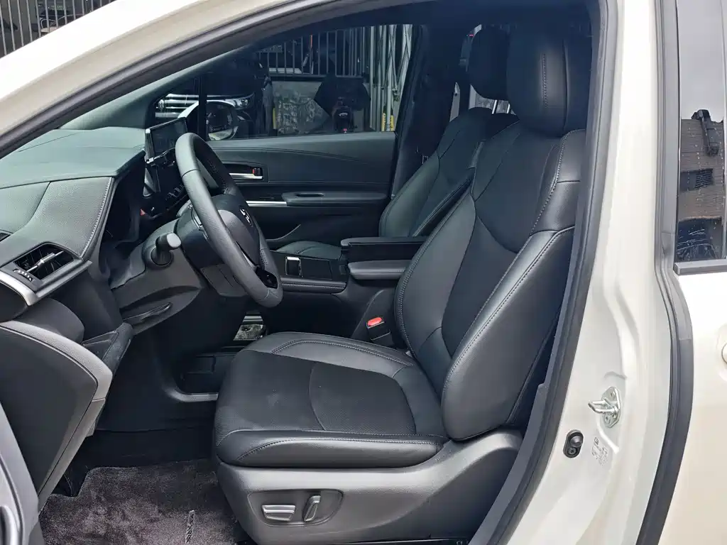 Toyota Sienna — миниатюра 9