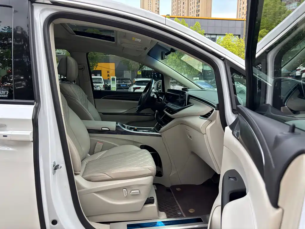Buick GL8 — миниатюра 14