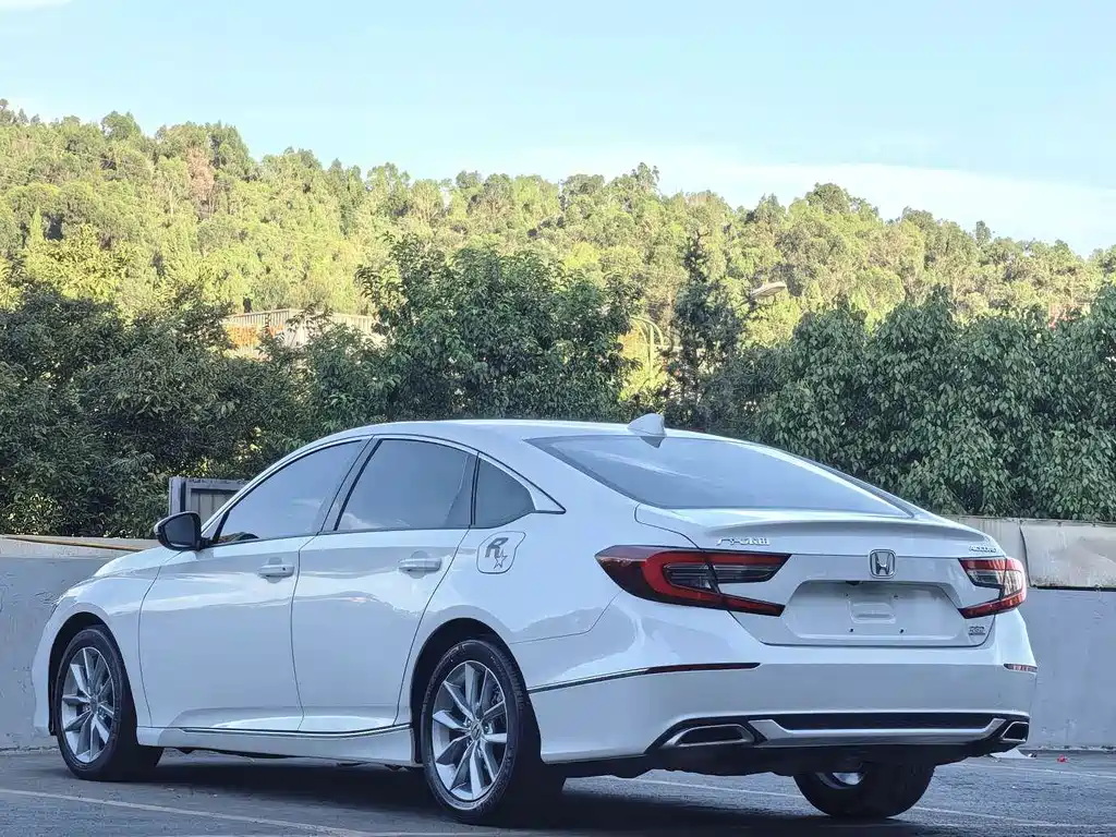 Honda Accord — миниатюра 16