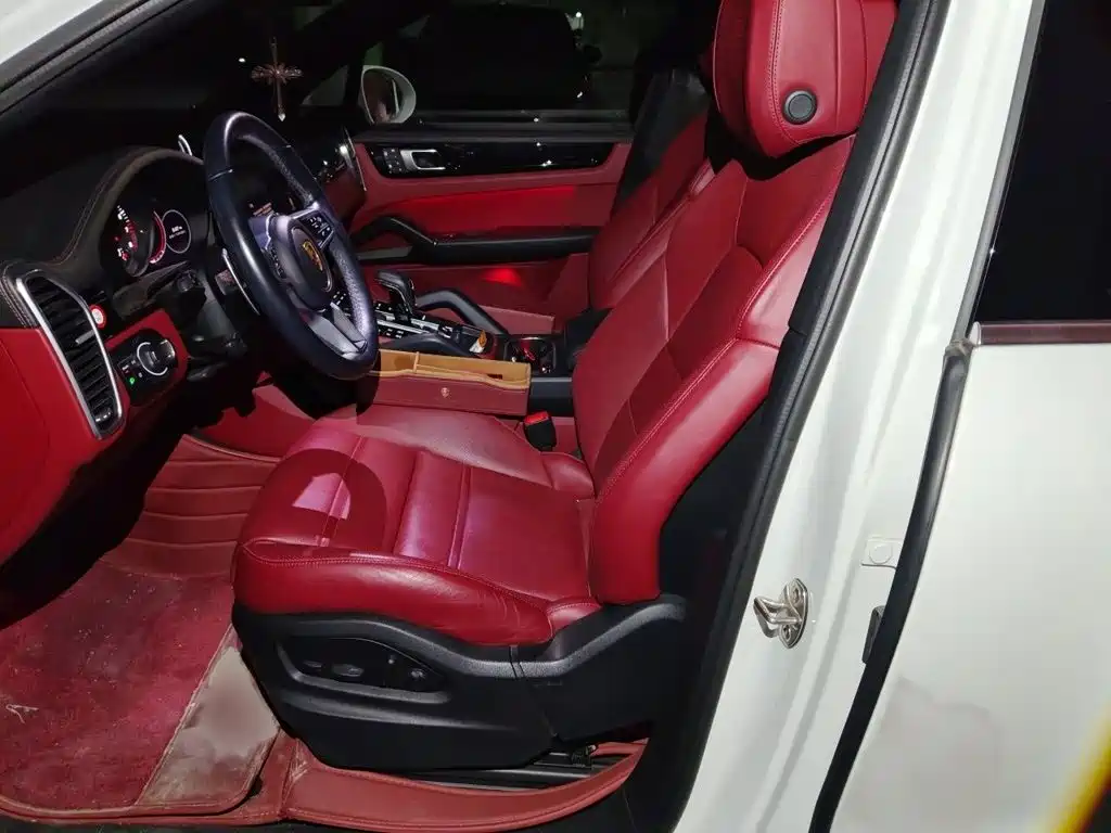 Porsche Cayenne — миниатюра 8