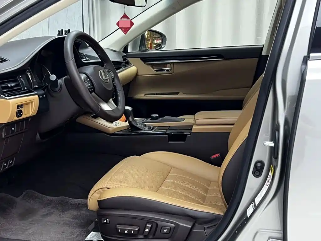 Lexus ES — миниатюра 4