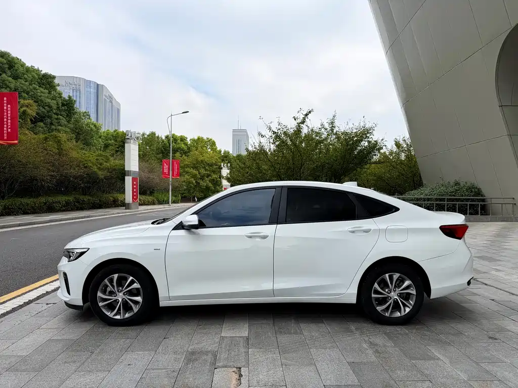 Buick Verano — миниатюра 5