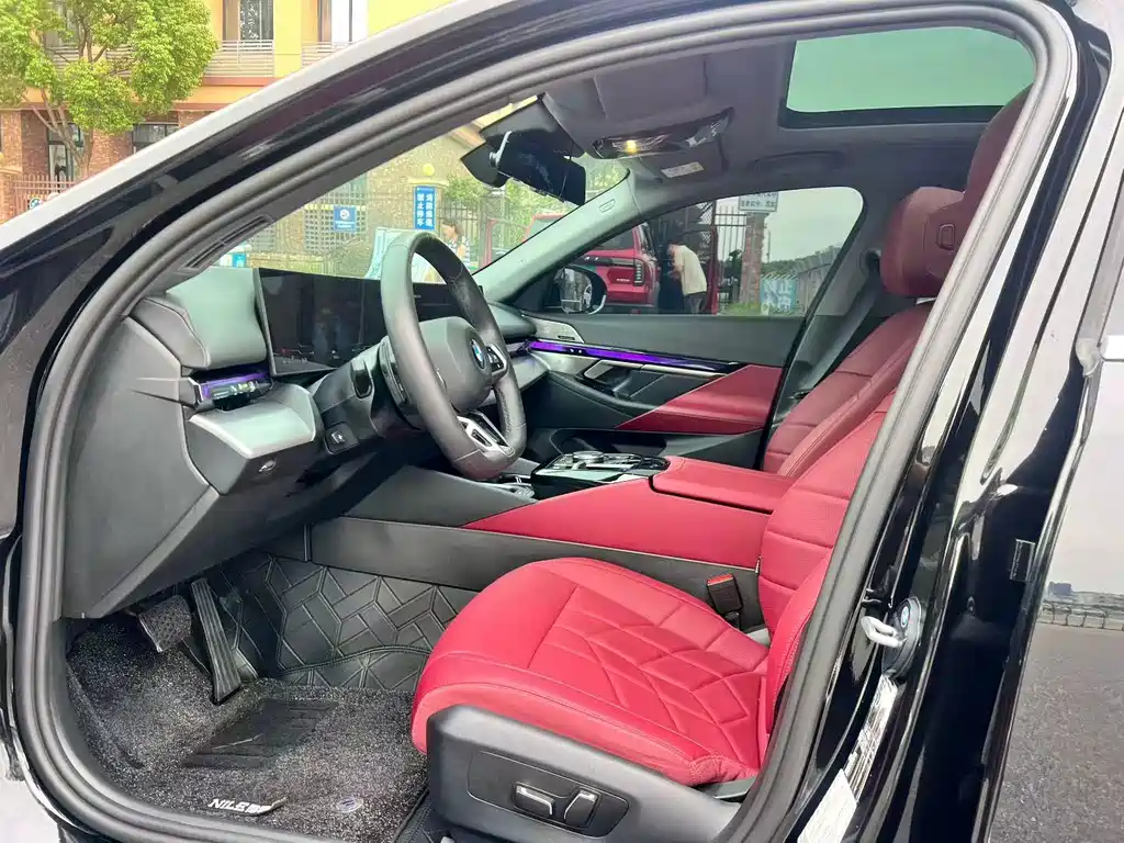 BMW 5 Series — миниатюра 4