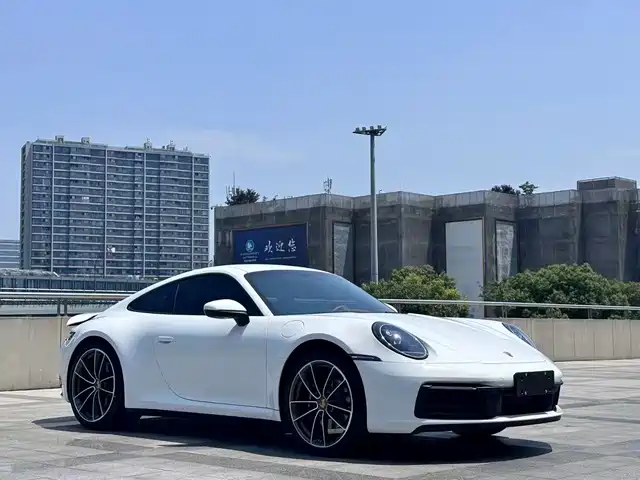 PORSCHE 911
