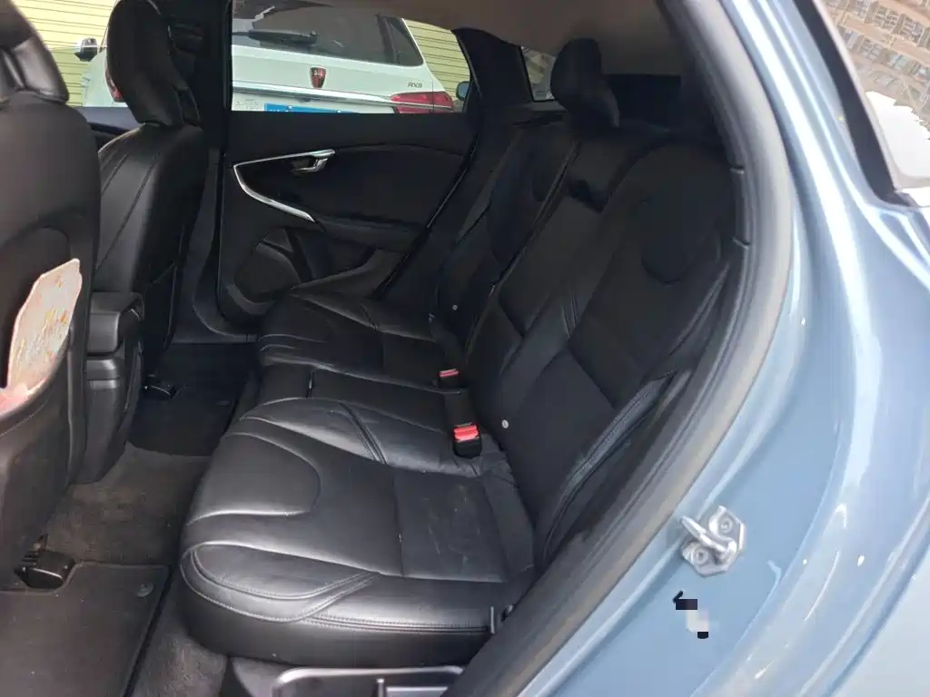 Volvo V40 — миниатюра 13