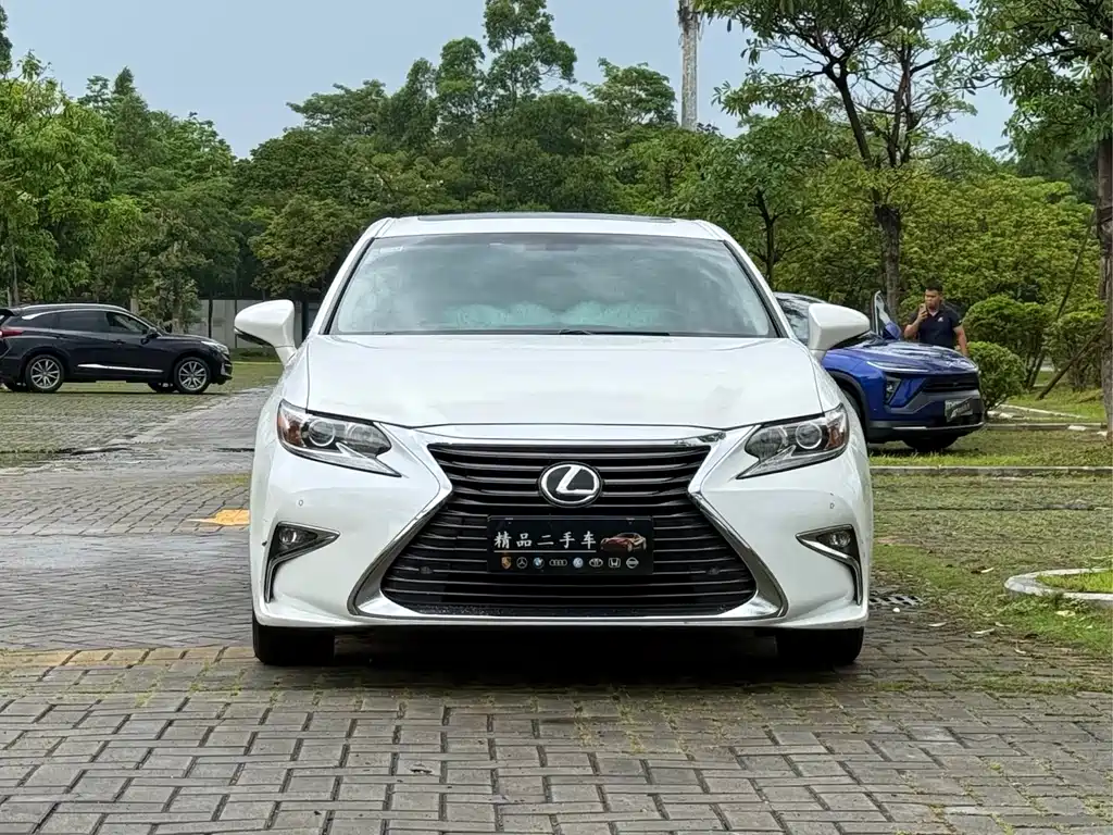 Lexus ES 2015 200 Elite