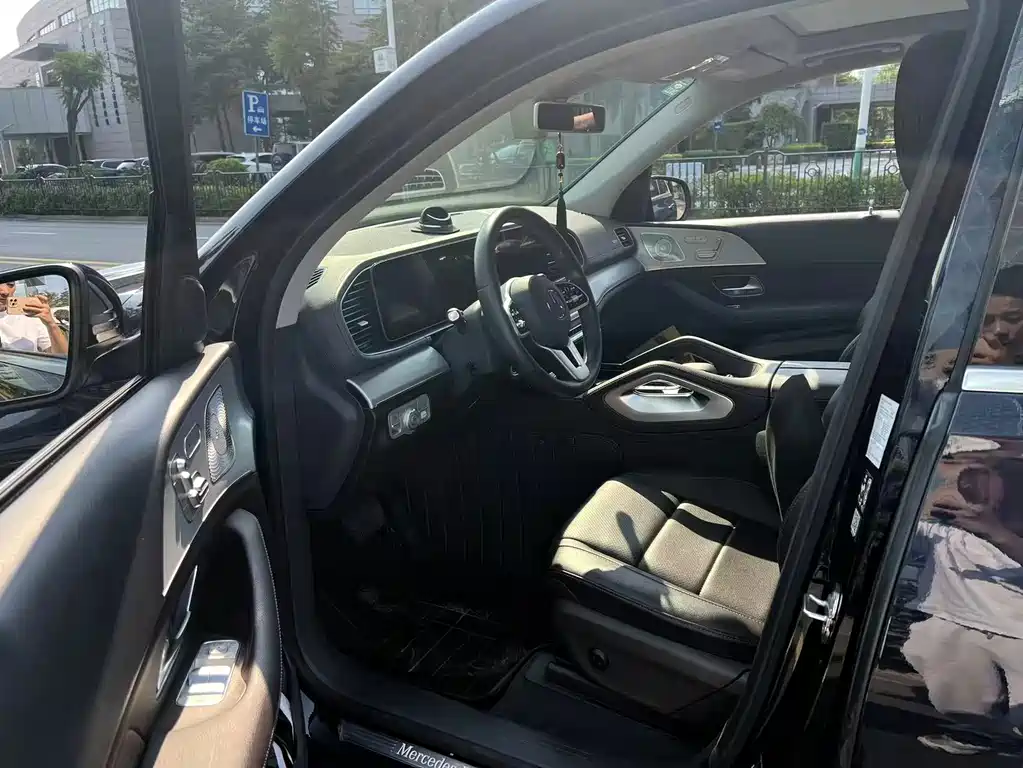 Mercedes-Benz GLE (Import) — миниатюра 8