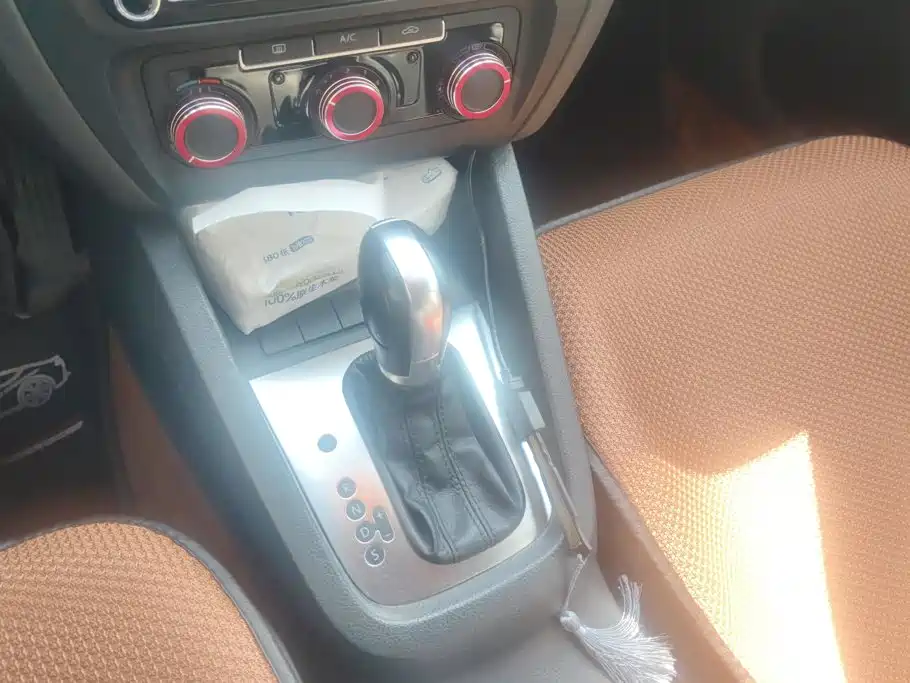 Volkswagen Sagitar — миниатюра 16