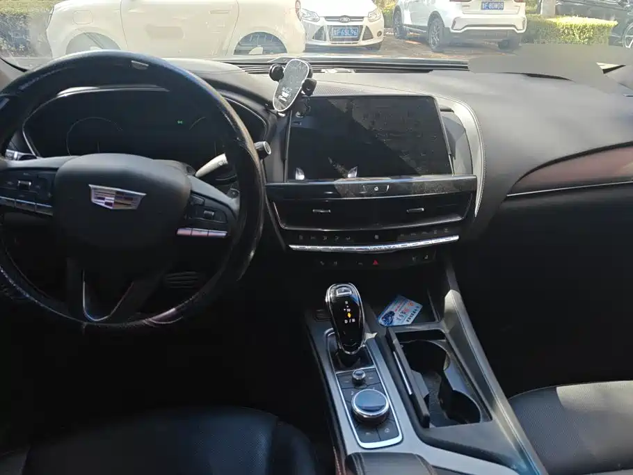 Cadillac CT5 — миниатюра 12