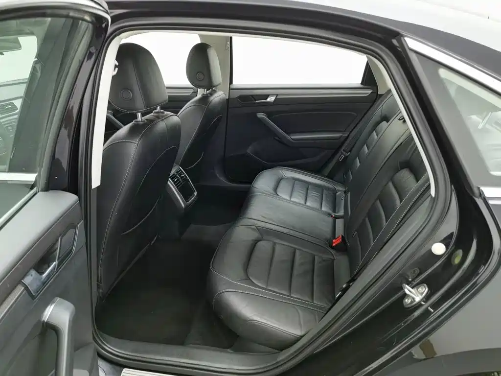 Volkswagen Passat — миниатюра 12