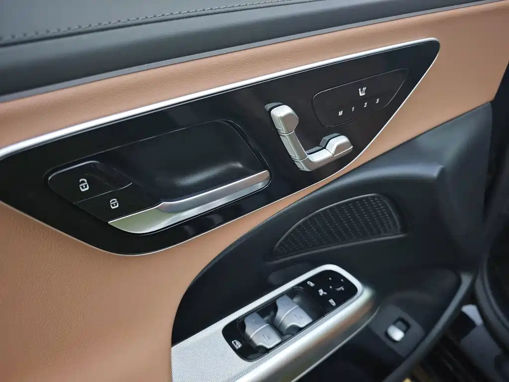 Mercedes-Benz E-Class (Import) — миниатюра 17