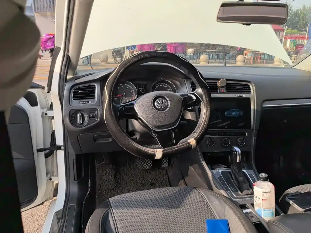 Volkswagen Golf — миниатюра 6