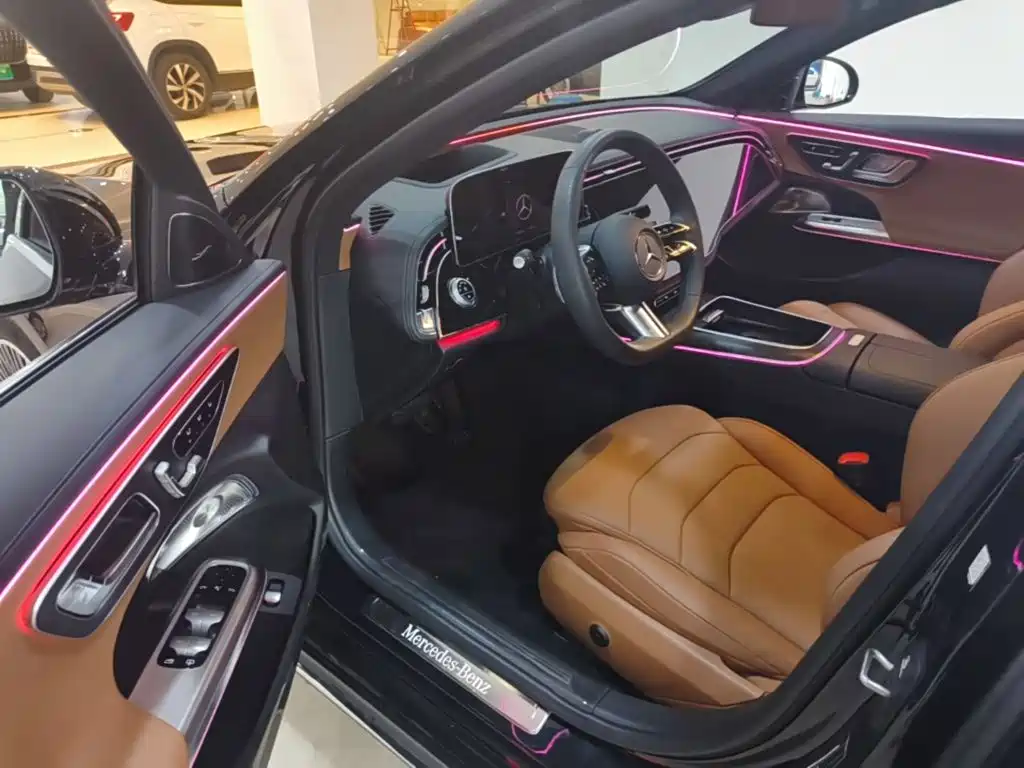 Mercedes-Benz E-Class — миниатюра 12