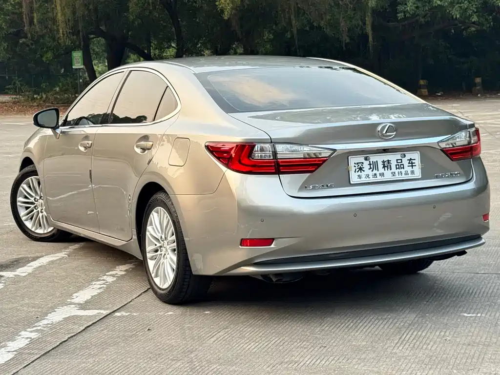 Lexus ES — миниатюра 4