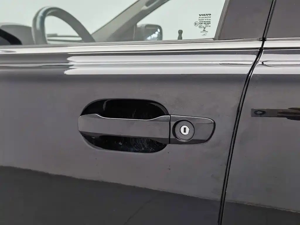 Volvo XC90 — миниатюра 18