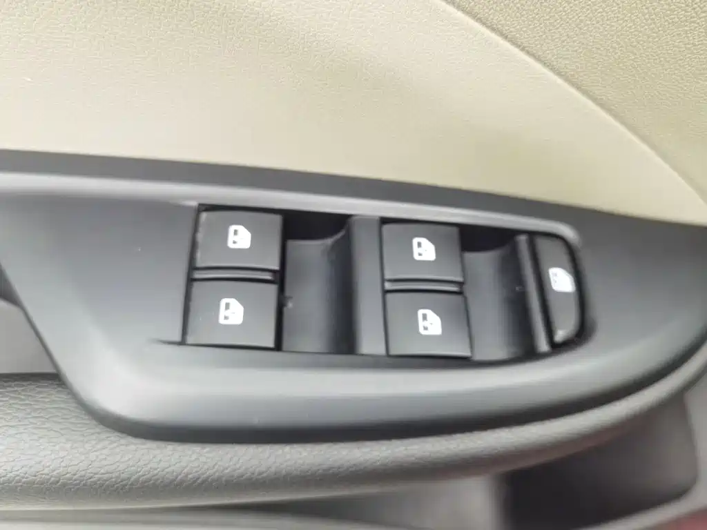 Buick Excelle — миниатюра 9