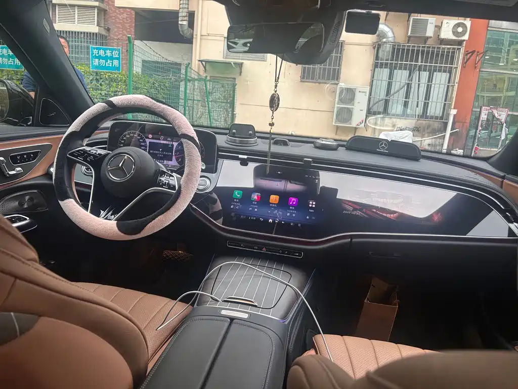 Mercedes-Benz E-Class — миниатюра 15