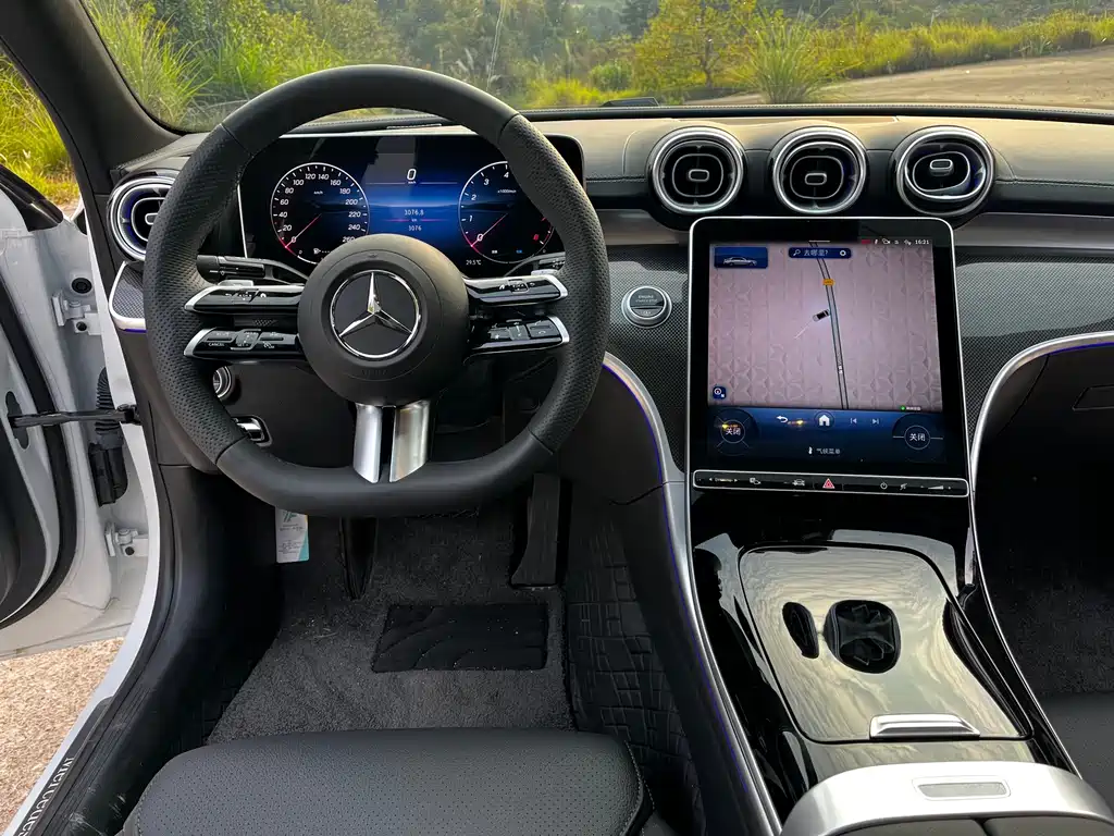 Mercedes-Benz C-Class — миниатюра 6