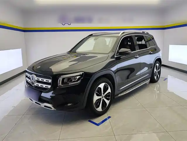 MERCEDES BENZ GLB