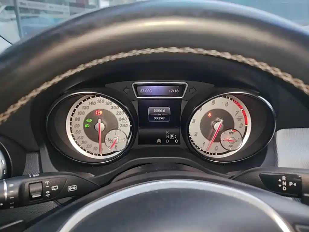 Mercedes-Benz GLA — миниатюра 12