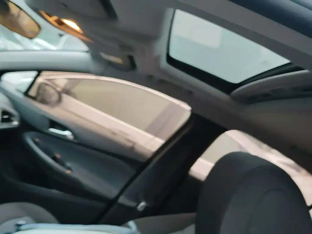 Chevrolet Cruze — миниатюра 18
