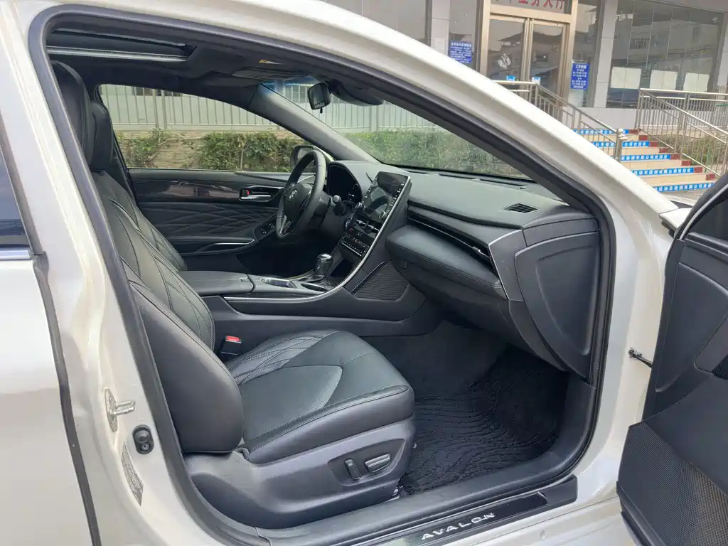 Toyota Avalon — миниатюра 11