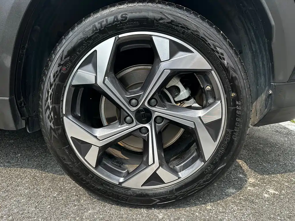 Geely Boyue L — миниатюра 21