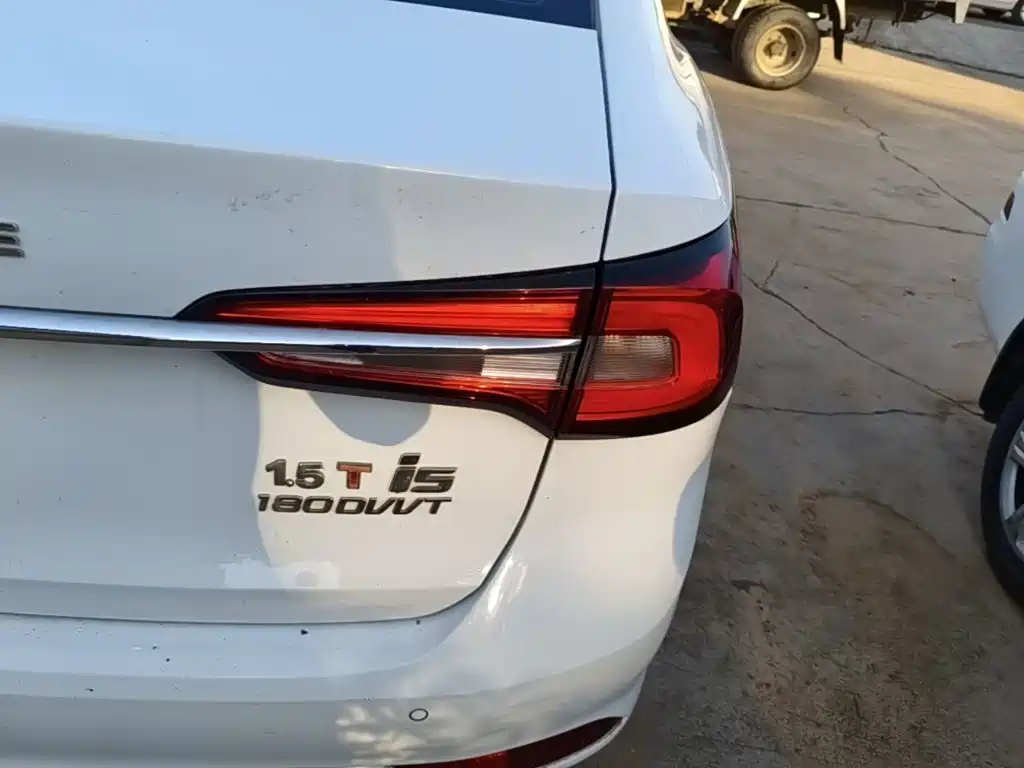 Roewe i5 — миниатюра 8