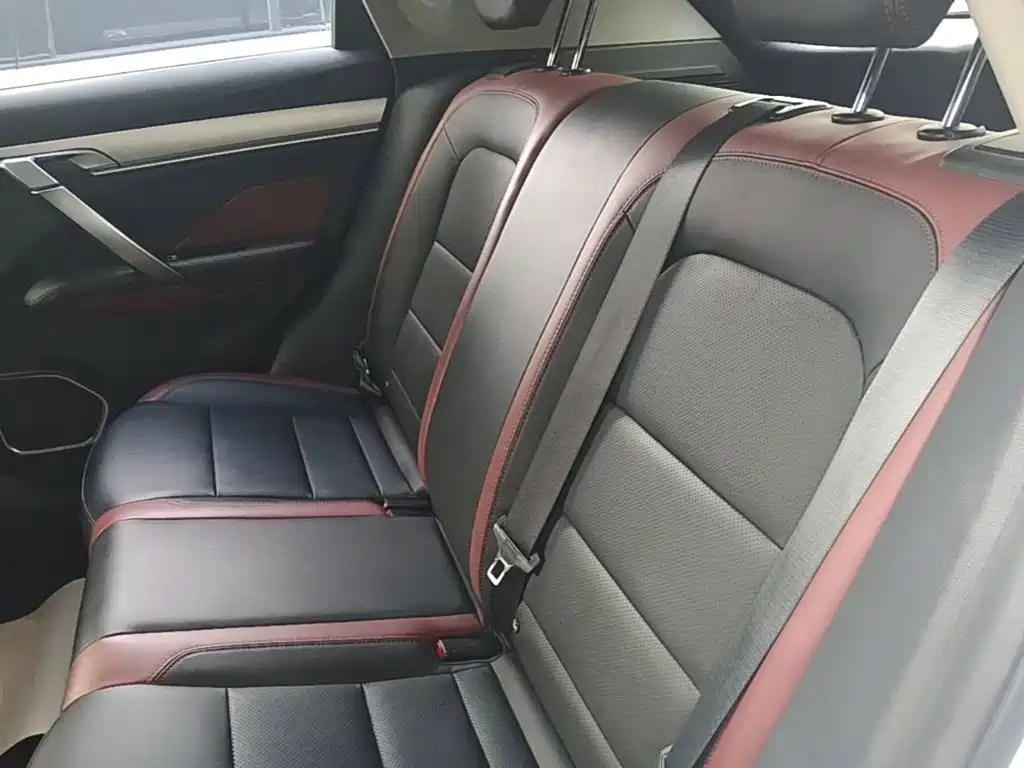 Geely Binyue — миниатюра 17